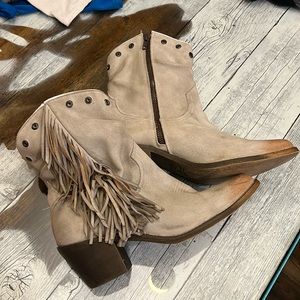 Fringe Ankle western boots